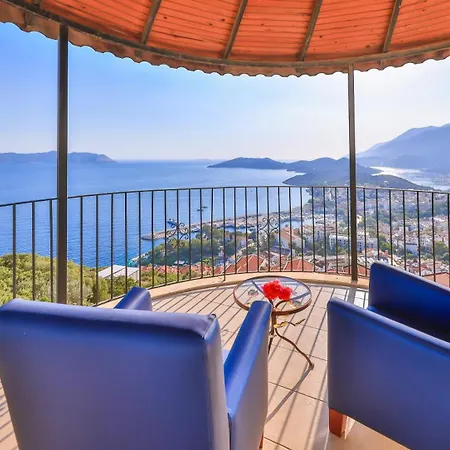 Ambassador Penthouse Apartment *