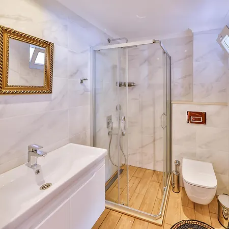 Ambassador Penthouse *