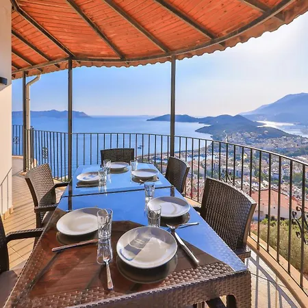 Ambassador Penthouse Lägenhet *